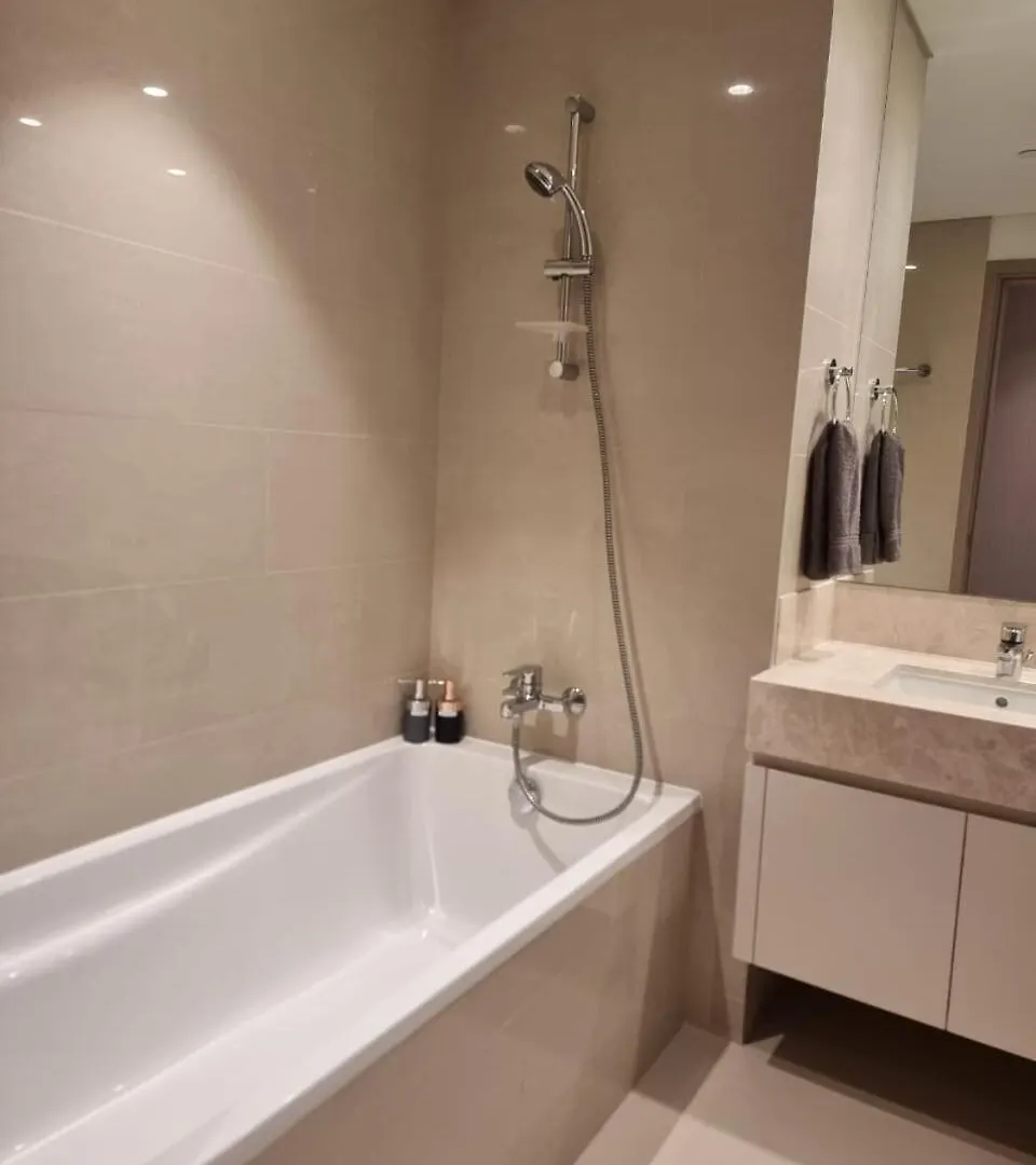 Luxury 2 Bedroom Act 1 Apartment Dubai 0*,  Emirati Arabi Uniti